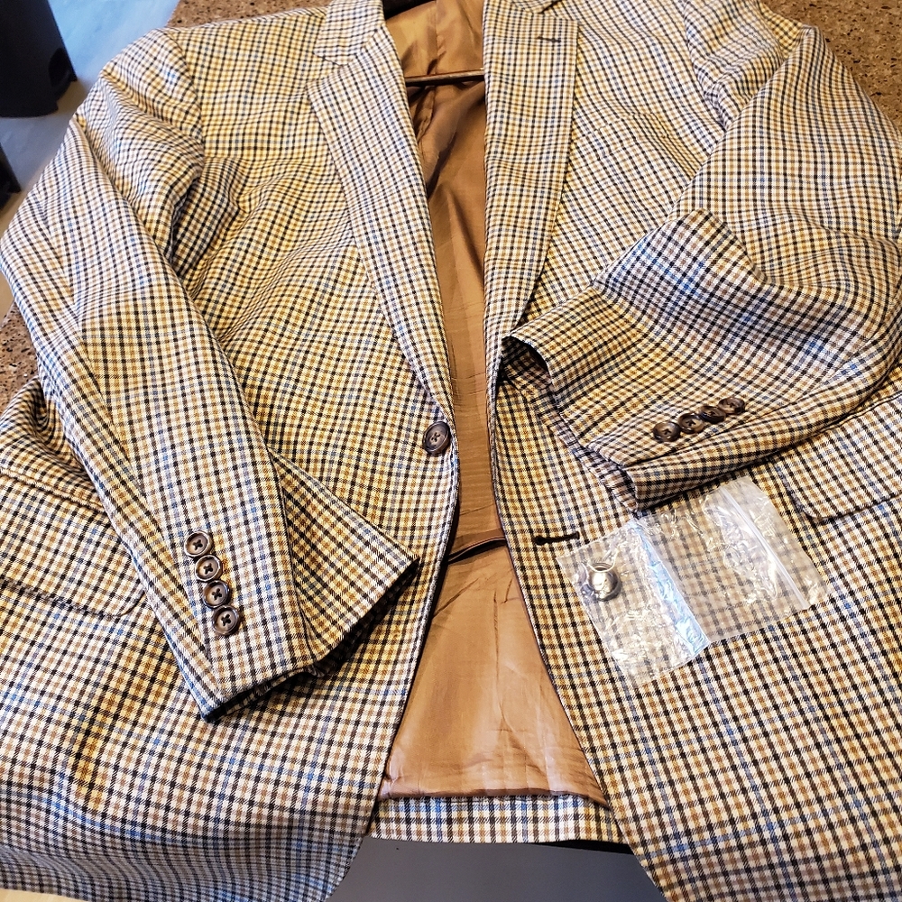 Brooks Brothers size 46l mens blazer, good conditi